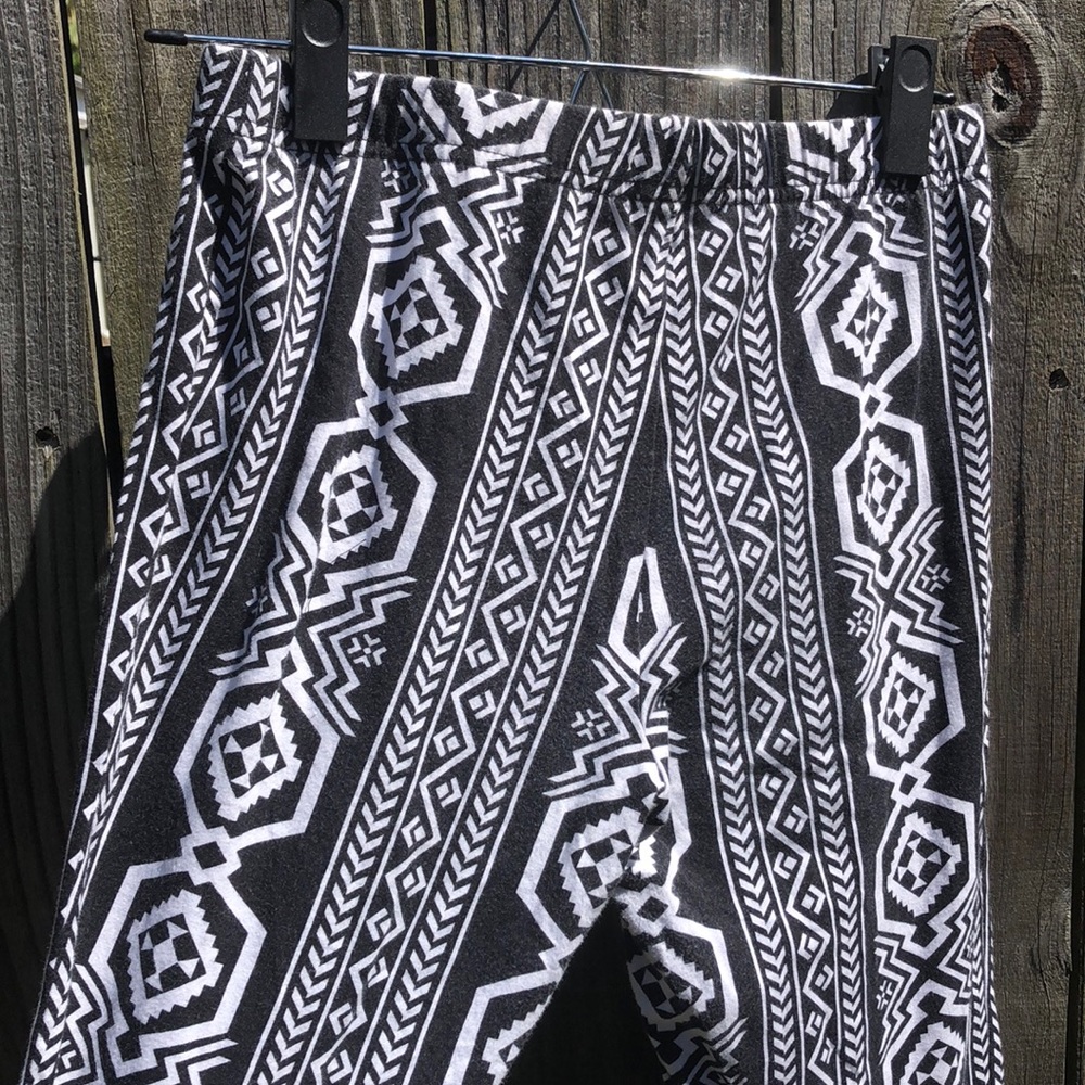 Black and white tribal pattern leggings